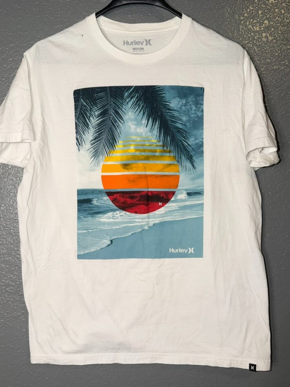 Hurley Men's Large White Tropical Sunset Beach Graphic T-Shirt Surf Tee